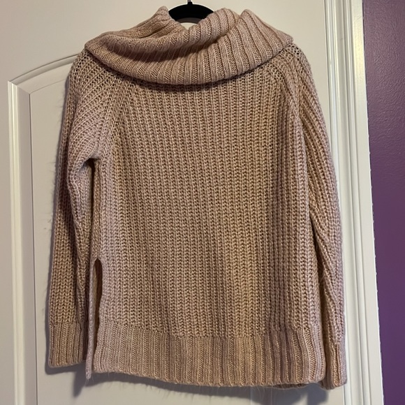 Light Pink Turtleneck Sweater - Picture 4 of 5